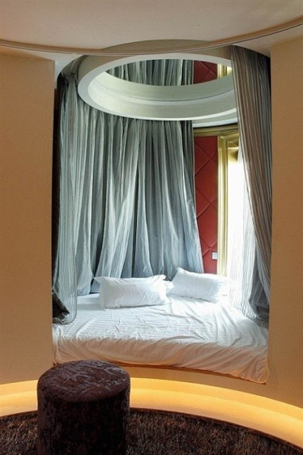 小小空间也一样能弄出一个精美的卧室！！！