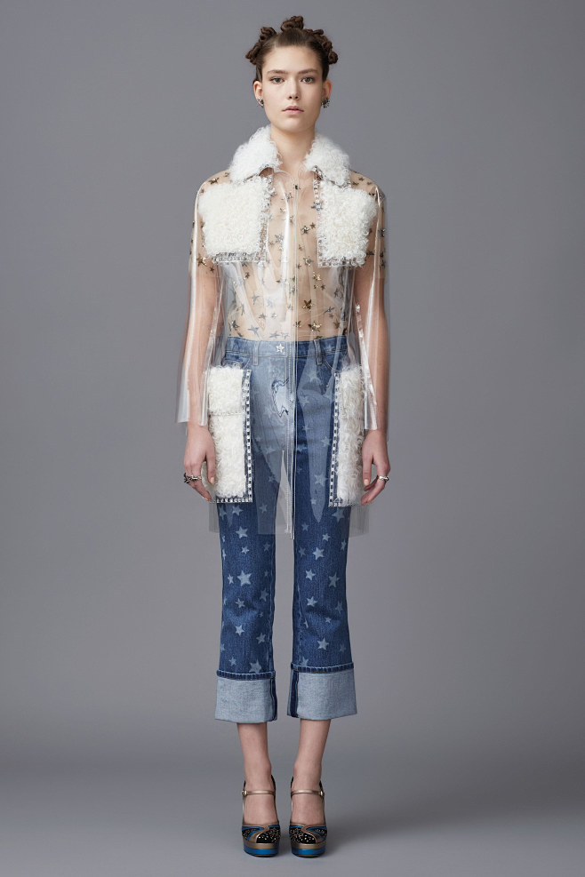 Valentino Pre-Fall 2...