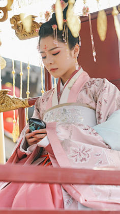 采集宅式桃君采集到2019惹不起的殿下大人惹不起的殿下大人-涂思雅-金