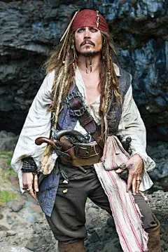 【加勒比海盗4：惊涛怪浪 Pirates of the Caribbean: On Stranger Tides (2011)】
约翰尼·德普 Johnny Depp
佩内洛普·克鲁兹 Penélope Cruz
#电影场景# #电影海报# #电影截图# #电影剧照#