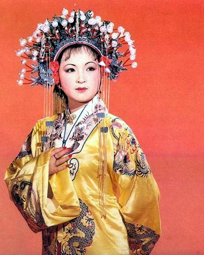 87版红楼梦成梅饰贾元春定妆照