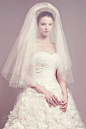 #婚纱#  分享来自英国婚纱品牌 Intuzuri 婚纱系列（一）