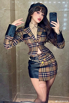 倾愉采集到服装