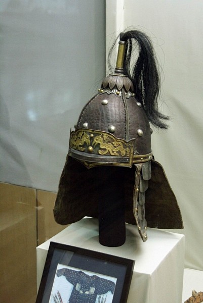 布面油画南宋凤翅兜鍪武仕灵以及对凤翅金盔的一些想法华夏武备甲胄