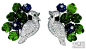 卡地亚高级珠宝系列耳环：白K金，蓝宝石，祖母绿，珍珠母贝，明亮式切割钻石