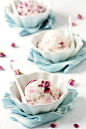 樱桃玫瑰和椰子冰淇淋