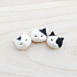 まんじゅう猫<br/>- - - - - - -<br/>白黒猫たち。<br/>#cat #neko #bicolorcat #白黒猫 #needlefelt #needlefelting #felt #felted #felting #woolfelt #woolfeltcat #handmade #羊毛フェルト #ニードルフェルト<br/>20171113