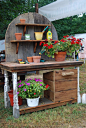 A really cool potting table I saw for sale along the World's Largest Yard Sale.: 