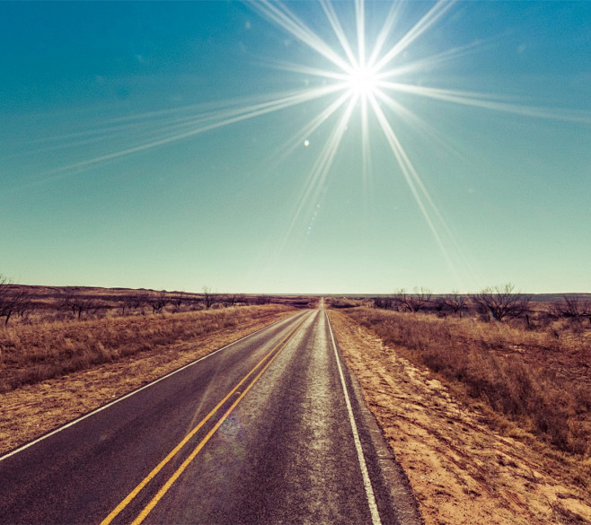 夕阳西下道路流汗汗水奔驰速度背景马路路边壁纸