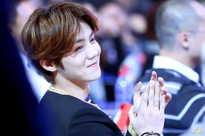 回到中国也要一切都好。
现在不是EXO的...