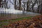 alyson-shotz-mirror-fence-designboom-04