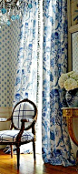 造型家的白色和蓝色的漂亮的窗帘
Styling home in white and blue - Beautiful curtains