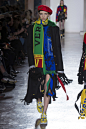 Versace Fall 2018 Ready-to-Wear Fashion Show : The complete Versace Fall 2018 Ready-to-Wear fashion show now on Vogue Runway.