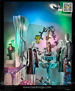 橱窗设计__蜂讯网采集到Bergdorf Goodman波道夫·古德曼动物主题女装櫥窗