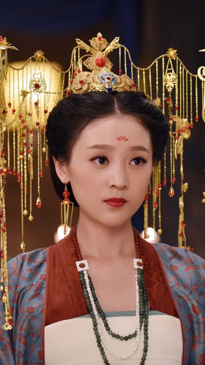 灵魂摆渡黄泉三七何花