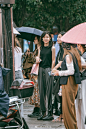 「杭州街拍]  黑灰色系的舒服穿搭~｜ #时尚搭配##日常穿搭##穿搭灵感# ​​​ ​​​​