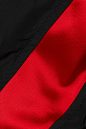 Wales Bonner - 缎布边饰软壳面料锥形裤 : 黑色软壳面料，红色缎布
 正面配有单颗纽扣和隐形拉链
 100% 聚酰胺
 干洗
