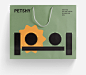 PETSHY Visual Identity & Packaging Design : PETSHY是一个年轻的宠物用品品牌，将“把宠物作为亲密陪伴的家人”新型养宠关系作为出发点。为此我们用抽象的表现形式，由圆形和方形构成一个极简的宠物形象，夸张有趣有活力，同时结合宠物的特征我们提取了8个辅助图形，来配合标志标志图形使用，组合产生的不同感官，映射了宠物陪伴的美好生活，亲切且个性十足，同时把高级审美情趣传递给受众。