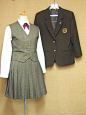 兵庫県立西宮甲山高等学校 制服
罕见的巧克力色（茶色）西服，搭配米棕色的马甲和褶裙，恰到好处的颜色搭配。
（西宫甲山） ​​​​
