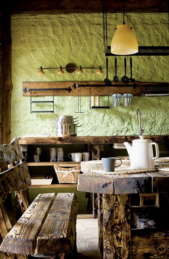 超喜欢这个风格的家，墙是做旧的绿色，桌椅...