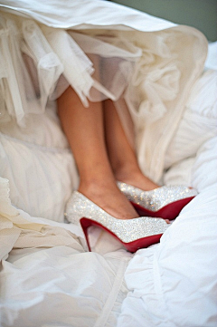 成都上锦婚纱定制采集到新娘婚鞋
