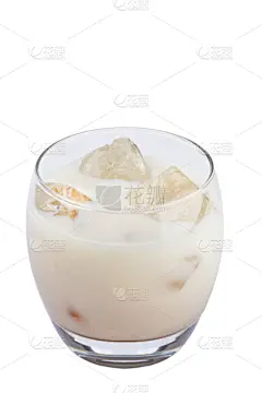 白俄罗斯鸡尾酒,饮料,垂直画幅,寒冷,无人,玻璃杯,白色背景,鸡尾酒,含酒精饮料,背景分离