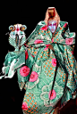 (27 条消息) 如何评价 John Galliano 在 Dior 时期的作品？ - 知乎 : 今天翻看了他10多年前的作品，从他的作品中看到了我个人特别喜欢的东方元素和民族元素，由此对他产生了强…