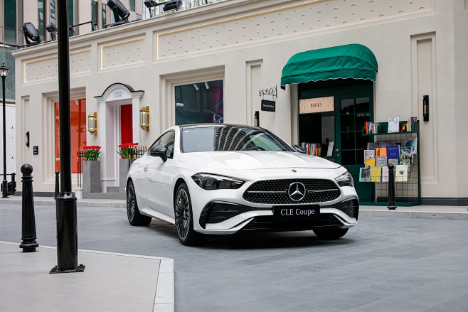 Mercedes-Benz 梅赛德斯-奔...