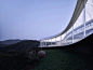 中国，泰安，泰山九女峰书房 / Gad · Line+Studio : 这座位于中国山东省的白色建筑被认为是一朵“悬浮的云”，它是一个游客中心，可以俯瞰整个山区的风景。该建筑由Ga
