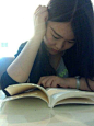 【提升自我的14个方法】1.每天读书；2.学习新的语言；3.打造你的灵感空间；4.战胜你的恐惧；5.升级你的技能；6.给未来的自己写一封信；7.承认自己的缺点；8.立即行动；9.向你佩服的人学习；10.减少在QQ上的时间；11.培养一个新的习惯；12.让过去的过去；13.帮助他人；14.好好休息。