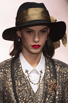 三天er采集到Dolce&Gabbana2019年春夏高级成衣时装发布