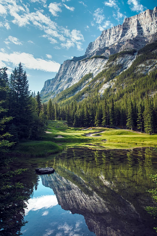 Banff Springs, Alberta : Fairmont Banff Springs Golf Course is one of ...