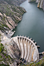 户外,水坝,水,地形,山_108149860_Hydroelectric Dam Aerial View_创意图片_Getty Images China