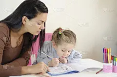 小胖妞和她的老师，妈妈，阿姨。