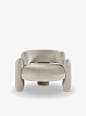 Royal_Stranger_Embrace_Armchair_Gentle_223_1