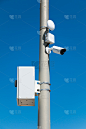 街道电塔上有监控摄像头