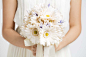 捧着花束的新娘高清摄影图片 - 素材中国16素材网