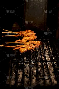 庙会上的烤鸡胸。