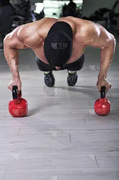 俯卧撑,男人,男性美,贝尔,能力,壶,田径运动员,胸肌,肱二头肌,垂直画幅