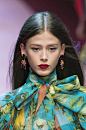 detail-defile-dolce-amp-gabbana-printemps-ete-2018-milan-detail-529.jpg (1793×2700)