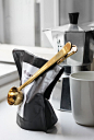 Beautiful scoop + bag clip.  A must have for a coffee lover.