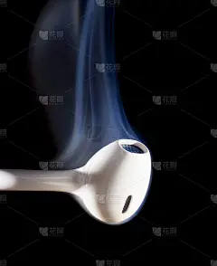 吸烟的头戴式耳机