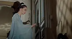 //
The Terror of Dr. Hichcock(1962)
dir.Riccardo Freda

关于恋尸癖的哥特式爱情片，有着“蝴蝶梦”的内核在，而钟楼神秘面纱女人的角色有参考“简·爱”。芭芭拉·斯蒂尔当时从费里尼&lt;八部半&gt;的剧组请了10天的假来拍摄这部，回归她恐怖女王的角色。

除此之外，男主角Robert Flemyng本来早签了合同， ​​​​...展开全文c