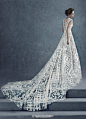 SHINE MODA 秋冬系列高级婚纱定制 除了注重精致的手工缝制，保留婚纱传统之美的同时融入了更多时尚化的设计元素。美到发仙