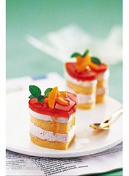 [草莓奶油蛋糕]来自贝太厨房网页版作者：...