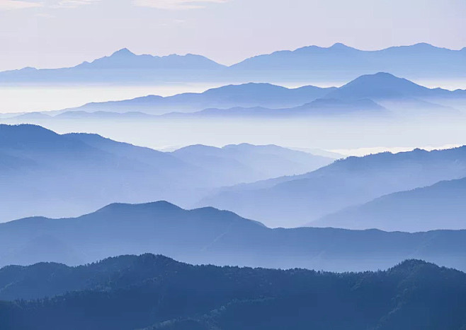 云雾缭绕的山脉|晨雾,风景图片,山川,山...