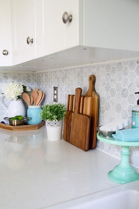 Kitchen accessories,...