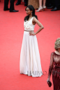 佐伊·索尔达娜 (Zoe Saldana) 亮相2014年第67届戛纳电影节开幕式红毯