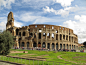 [古罗马大斗兽场] 罗马斗兽场，亦译作罗马大角斗场、罗马竞技场、罗马圆形竞技场、科洛西姆、哥罗塞姆，原名弗莱文圆形剧场（Amphitheatrum Flavium），建于公元72至82年间，是古罗马文明的象征。遗址位于意大利首都罗马市中心，它在威尼斯广场的南面，古罗马市场附近。从外观上看，它呈正圆形；俯瞰时，它是椭圆形的。它的占地面积约2万平方米，最大直径为188米，小直径为156米，圆周长527米，围墙高57米，这座庞大的建筑可以容纳近九万人数的观众。我来到了它的脚下斗兽场......
