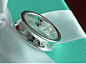 Tiffany蒂芙尼 经典1837系列T&CO 纯银戒指  专柜正品代购
传奇印记

Tiffany 1837?系列荣耀纪念蒂芙尼
在纽约的创立之年。经典的设计表达对过往致敬的同时，
亦完美呈现了现代时尚的圆润曲线与流畅轮廓。,